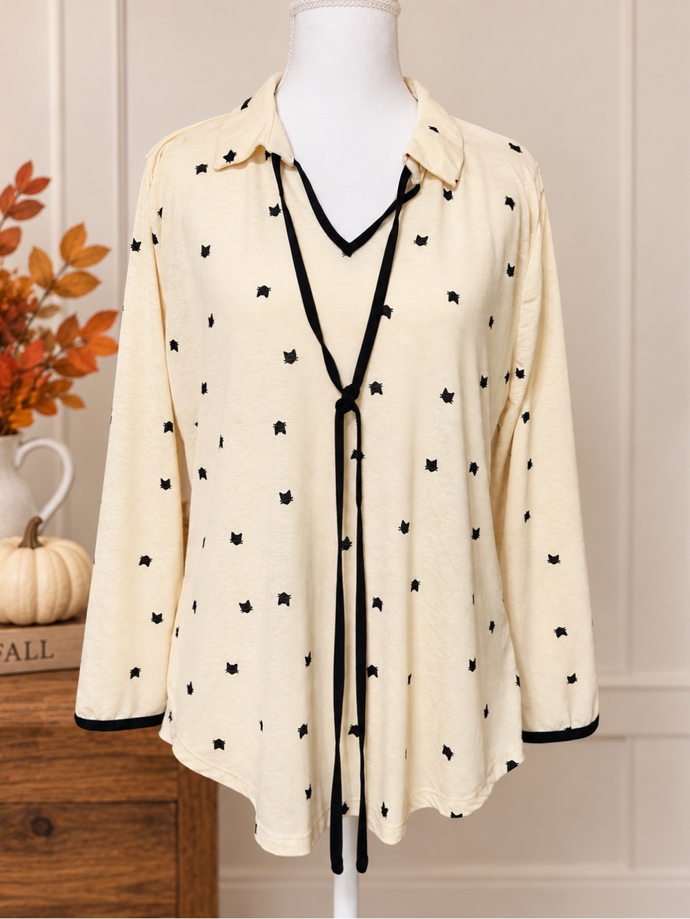 The Workshop Cat Print Blouse Size L Cream Black Tie Neck